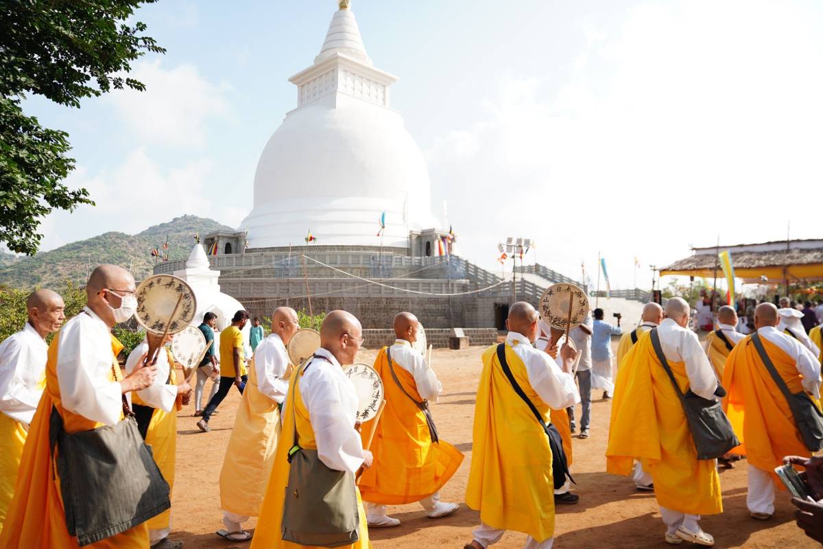 Ein Träger der Harmonie: Einweihung von Friedenspagode in Südindien ruft zu weltweiter Feier auf