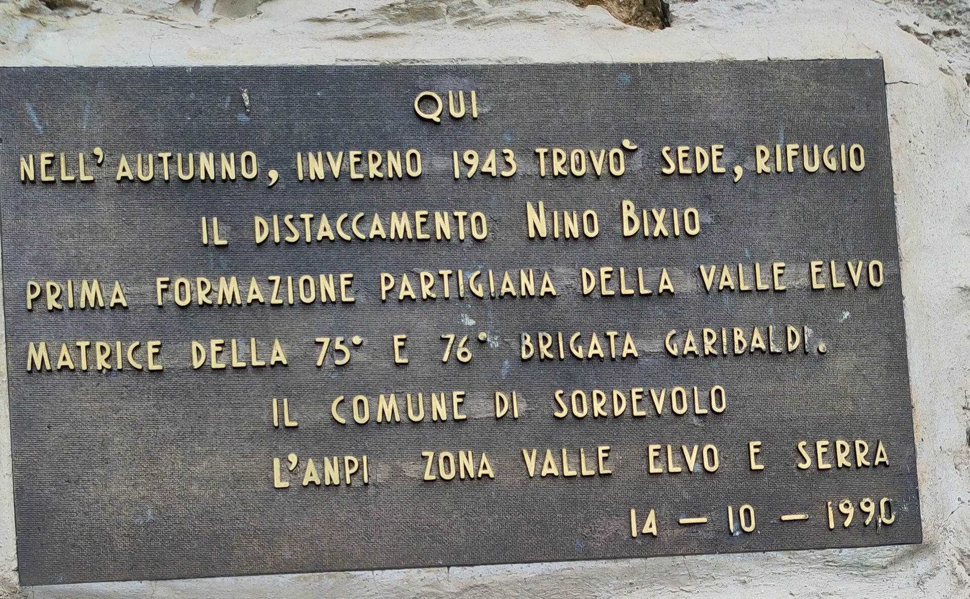 Lapide in un alpeggio del Biellese