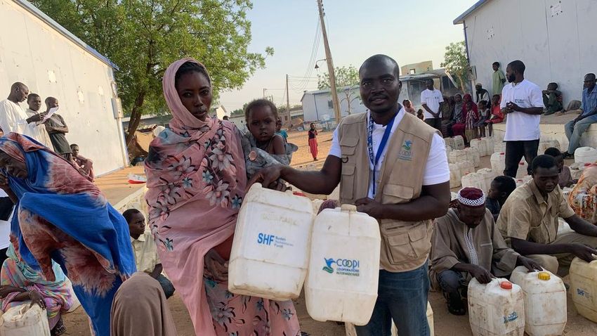 Distribuzione di acqua in Darfur