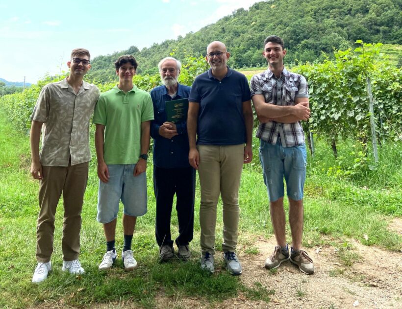 Da sinistra il dottorando Vlad Sebastian Popescu/studente dell’Unibs/botanico e professore Antonio De Matola/ professor Andrea Mastinu, Università degli Studi di Brescia/ studente Unibs