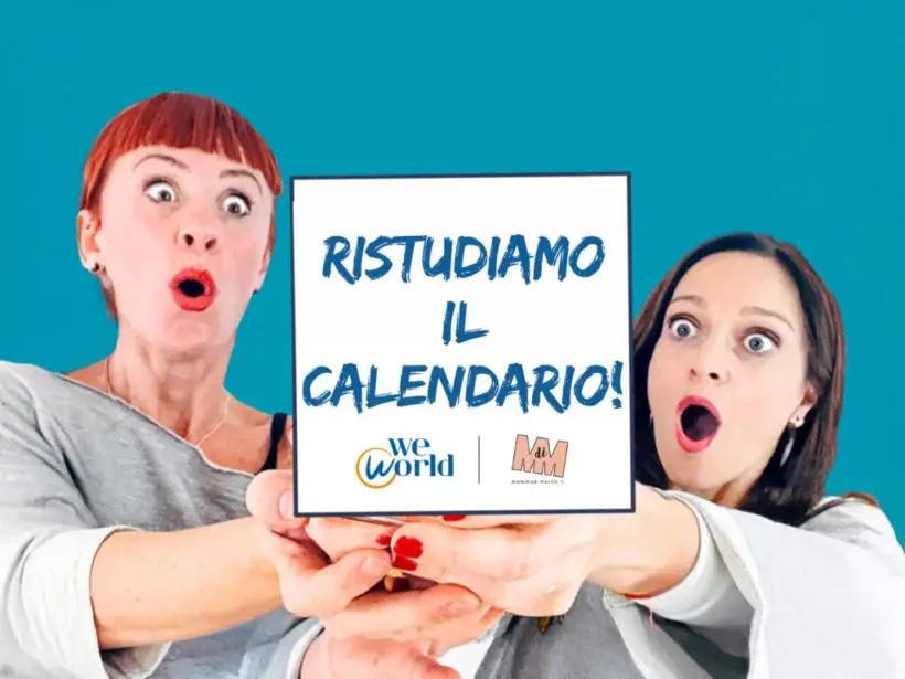 Giovani con un cartello