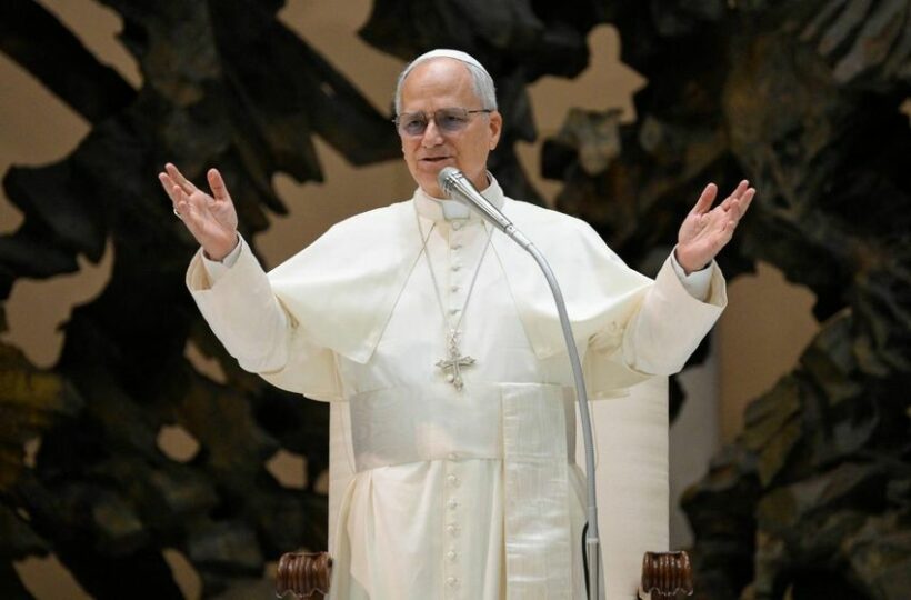 Leone XIV mentre annuncia la giornata di digiuno per la pace