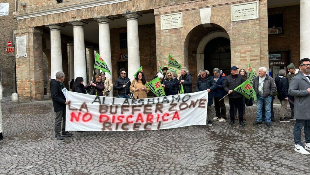 manifestazione contro la discarica