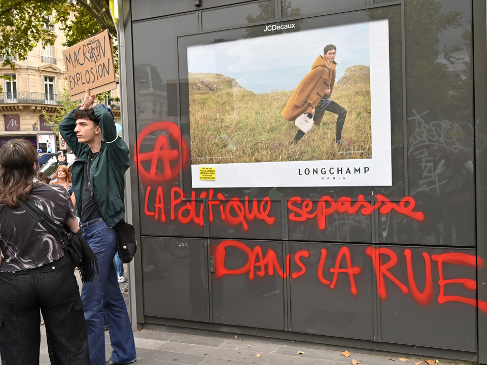 Empört euch! Und wir blockieren alles!