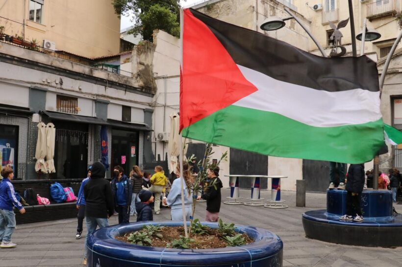 Bandiera palestinese a Napoli