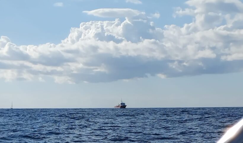 Die beruhigende Anwesenheit des Schiffs „Life Support“ von Emergency - Logbuch der Global Sumud Flotilla