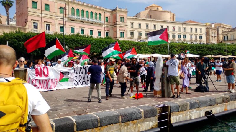 bandiere palestinesi a Siracusa