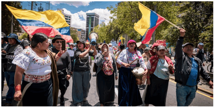 Movimiento indígena, junto con otros sectores sociales organizados de Ecuador. Foto: Karen Toro/ La Periódica / captura web Vía Campesina