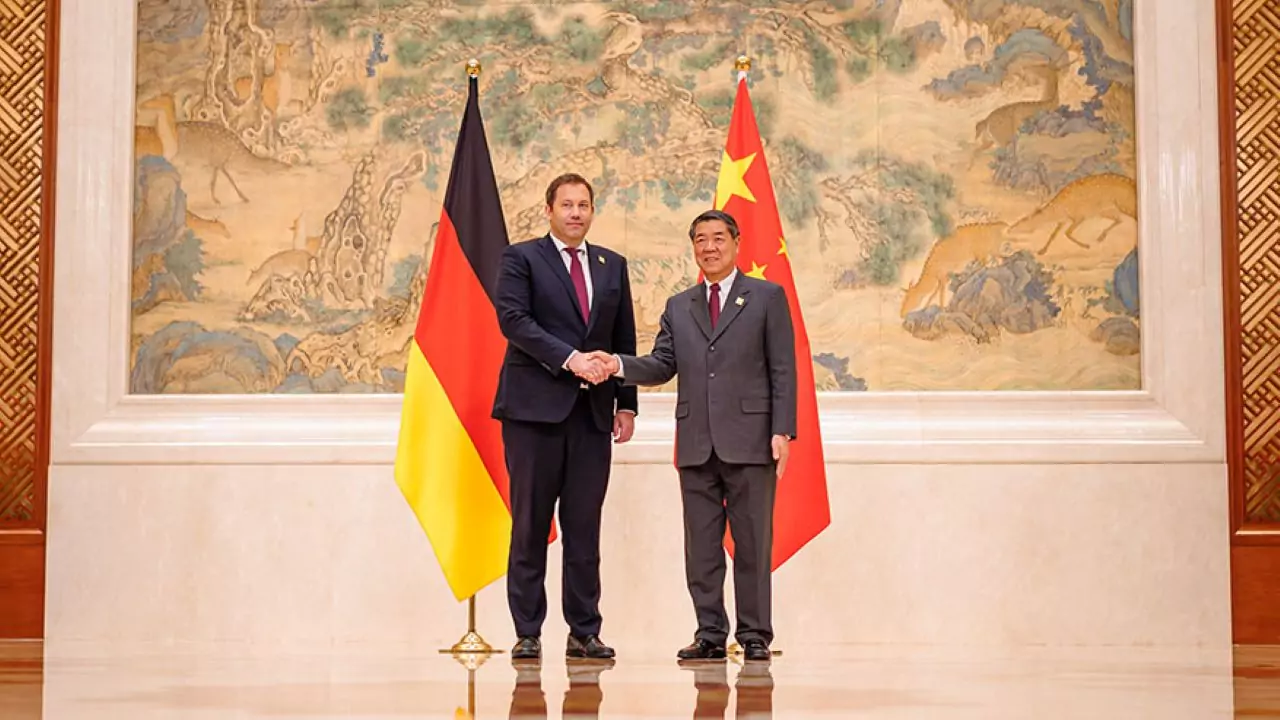 Why is German Vice Chancellor Klingbeil’s China visit and 4th High-Level Financial Dialogue crucial for ending China-Germany trade tensions?
