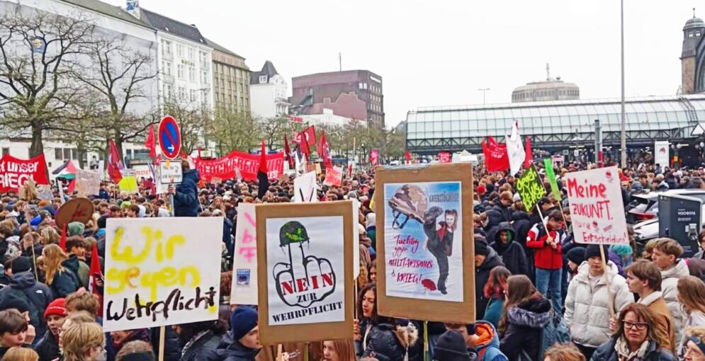 Zehntausende Schüler:innen streiken gegen Wehrpflicht und Aufrüstung!
