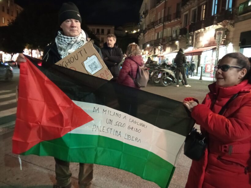 bandiera palesttinese con Silvia e Antonio