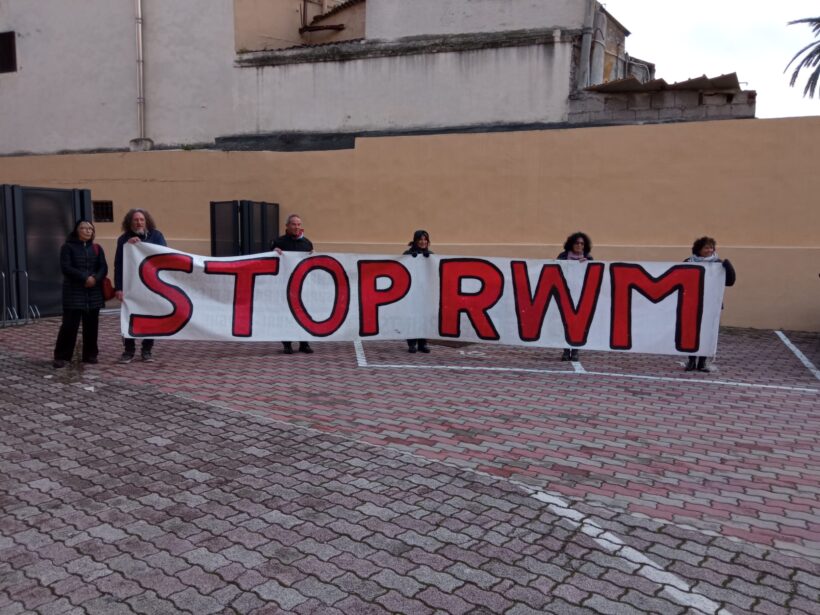 striscione Stop RWM