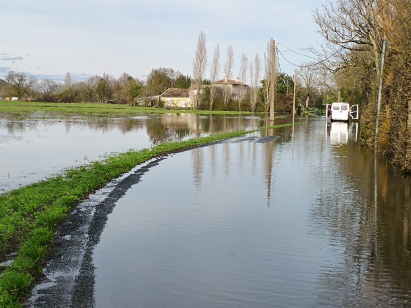 Inondations dans la campagne proche de Bordeaux, février 2026