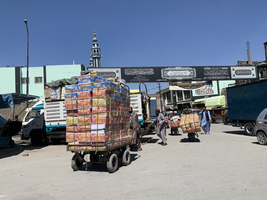 scene di vita cittadina in Afghanistan