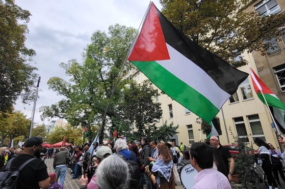 Schweigen ist nicht neutral, sich zum Schweigen gezwungen fühlen erst recht nicht – zur Repression palästinasolidarischer Stimmen in Deutschland