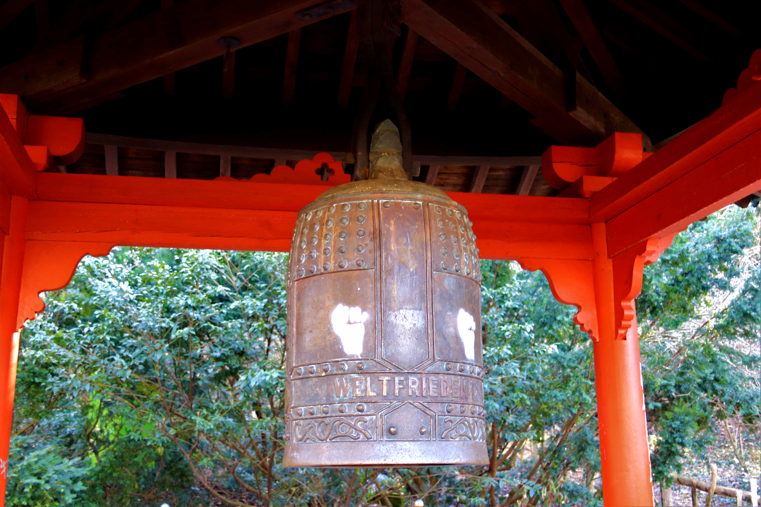 Ein Glockenschlag für den Frieden: 7. Internationaler Weltfrauenfriedenstag in Berlin