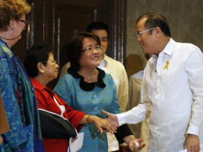 Then justice secretary Leila M. de Lima (center) joins then president Benigno Aquino III (right), then UN resident coordinator Dr. Jacqueline Badcock (left) and then Commission on Human Rights chairperson Loretta Ann Rosales (2nd from left) in commemorating International Human Rights Day on December 10, 2010 at the Heroes Hall of Malacañan Palace. Photo credit: Marcelino Pascua/OPS-NIB.