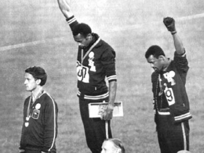 pugno chiuso Messico