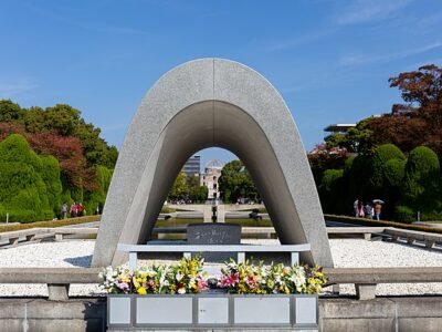 Hiroshima_Memorial_Cenotaph-1