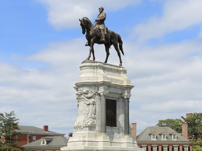 Το άγαλμα του στρατηγού Ρόμπερτ Λι, στο Ρίτσμοντ, είναι ένα από τα πολλά που κατεδάφισε το κίνημα του Black lives matter, φωτογραφία wikimedia.