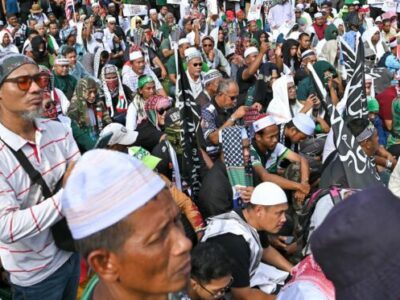 Islamistas malasios se manifiestan a favor de la sharia el 20 de noviembre de 2023. Zahim Mohd/NurPhoto vía Getty Images