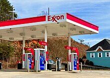 An_ExxonMobil_gas_station_in_Hiawassee,_Georgia