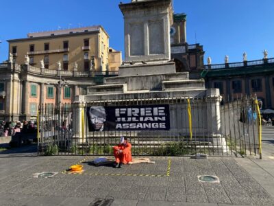 presidio_assange_piazza_dante_napoli