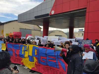 manifestazione No CPR Albania