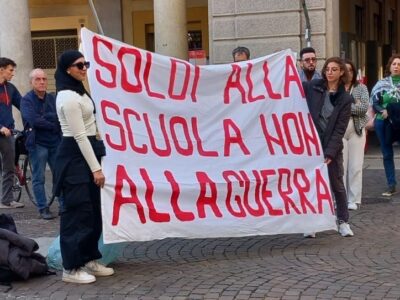 NOVARA - 8 ott 2025 - soldi a scuola non guerra