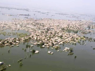 Stadt Khairpur Nathan Shah in Sindh in Pakistan 2022 überflutet. (Foto: Flickr von Ali Hyder Junejo - CC BY 2.0)