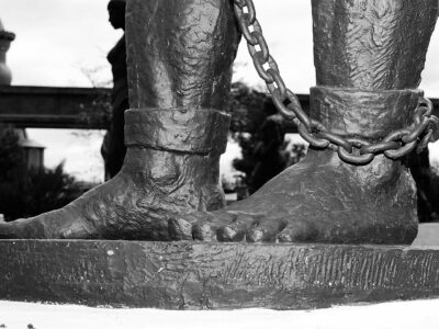 1024px-Slavery_in_chains_(14964142573)