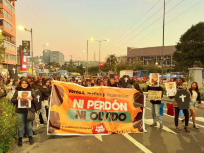 Colectivos y ciudadania en gekaral particparon en la macha de ayer en Quito, exigiendo justicia, verdad y reparación en torno a "los 4 de las Malvinas".