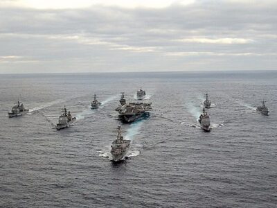 500px-US_Navy_031130-N-3653A-002_USS_George_Washington_CVN_73_Carrier_Strike_Group_formation_sails_in_the_Atlantic_Ocean
