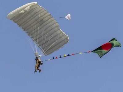 Free-fall jump-- this is the highest number recorded to date for such a display, and no
similar record has yet been entered in the Guinness World Records.