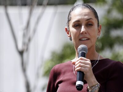 Domingo 16 de febrero de 2020

La Jefa de Gobierno Claudia Sheinbaum Pardo, acompañada por el Secretario de Cultura, José Alfonso Suárez del Real; la Alcaldesa de Tlalpan, Patricia Elena Aceves; la Secretaria de Gobierno, Rosa Icela Rodríguez y de más invitados, inauguraron el Parque Leona Vicario. 

Fotografía: Maritza Ríos / Secretaría de Cultura de la Ciudad de México