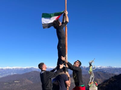 Punta di mezzo bandiera Palestina rit