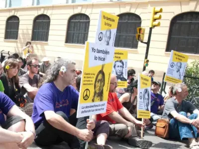 Toro-Sentada-yo-tambien-lo-hice