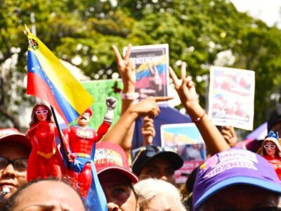 Una delle manifestazioni popolari contro l’aggressione e per l’immediato rientro di Nicolas Maduro e Cilia Flores