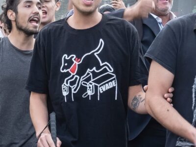 Gustavo Gatica marchando