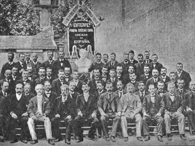 La Sociedad Coral Euterpe, antes conocida como La Fraternitat, retratada en la revista Barcelona cómica en 1894. / Coromina i Emeric (dominio público)