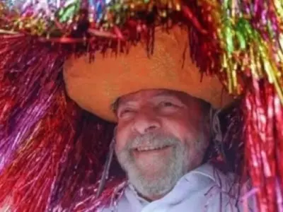 Brasilien: Karnevalsposse oder vorgezogene Wahlkampfhilfe einer Sambaschule?