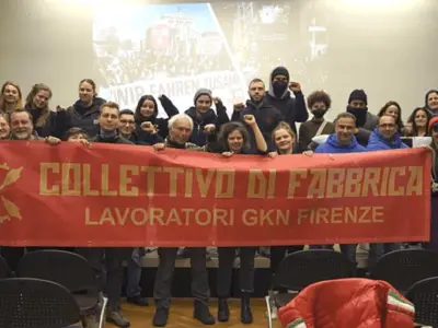 Ex-GKN-Kolleg*innen und Unterstützer*innen 2023 in Berlin. (Foto: labournet.tv)