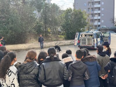 bambini e poliziotti