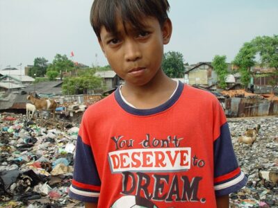 1024px-Jakarta_slumlife44