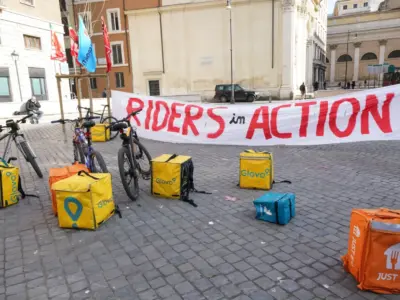 striscione Riders in action