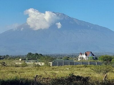 1280px-Afternoon_view_of_Mount_Meru_in_Arusha