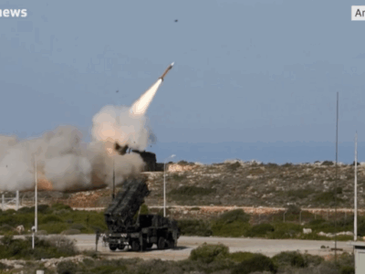 Start einer Patriot-Abfangrakete. Jeder Einsatz kostet das US-Militär rund 4,6 Millionen Dollar. (Screenshot © SRF)