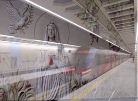 Teheran – Un bassorilievo che adorna la stazione della metropolitana chiamata St Mary, di fronte alla cattedrale di Sarkis che è anche la sede della diocesi armena cittadina.
