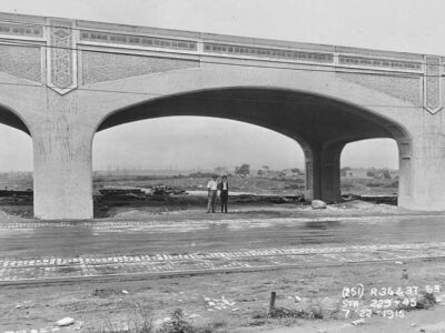 1915 - Flushing Subway Line, Queens Blvd, Sunnyside, Queens, between 36th and 37th Streets. Today it's the 7 subway line.