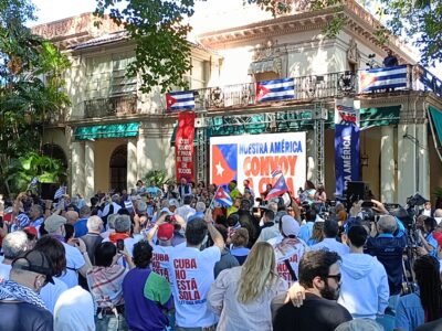 folla a striscione Convoy